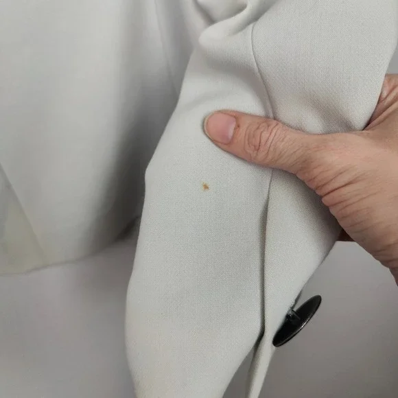 Giorgio Armani Cream White Blazer - Picture 8 of 13